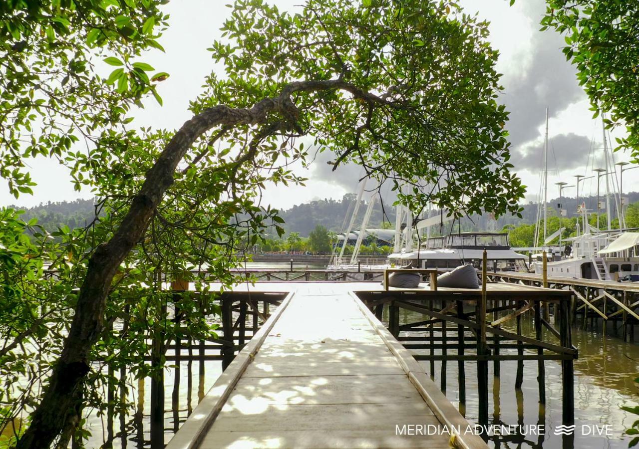 Meridian Adventure Marina Club & Resort Waisai Buitenkant foto