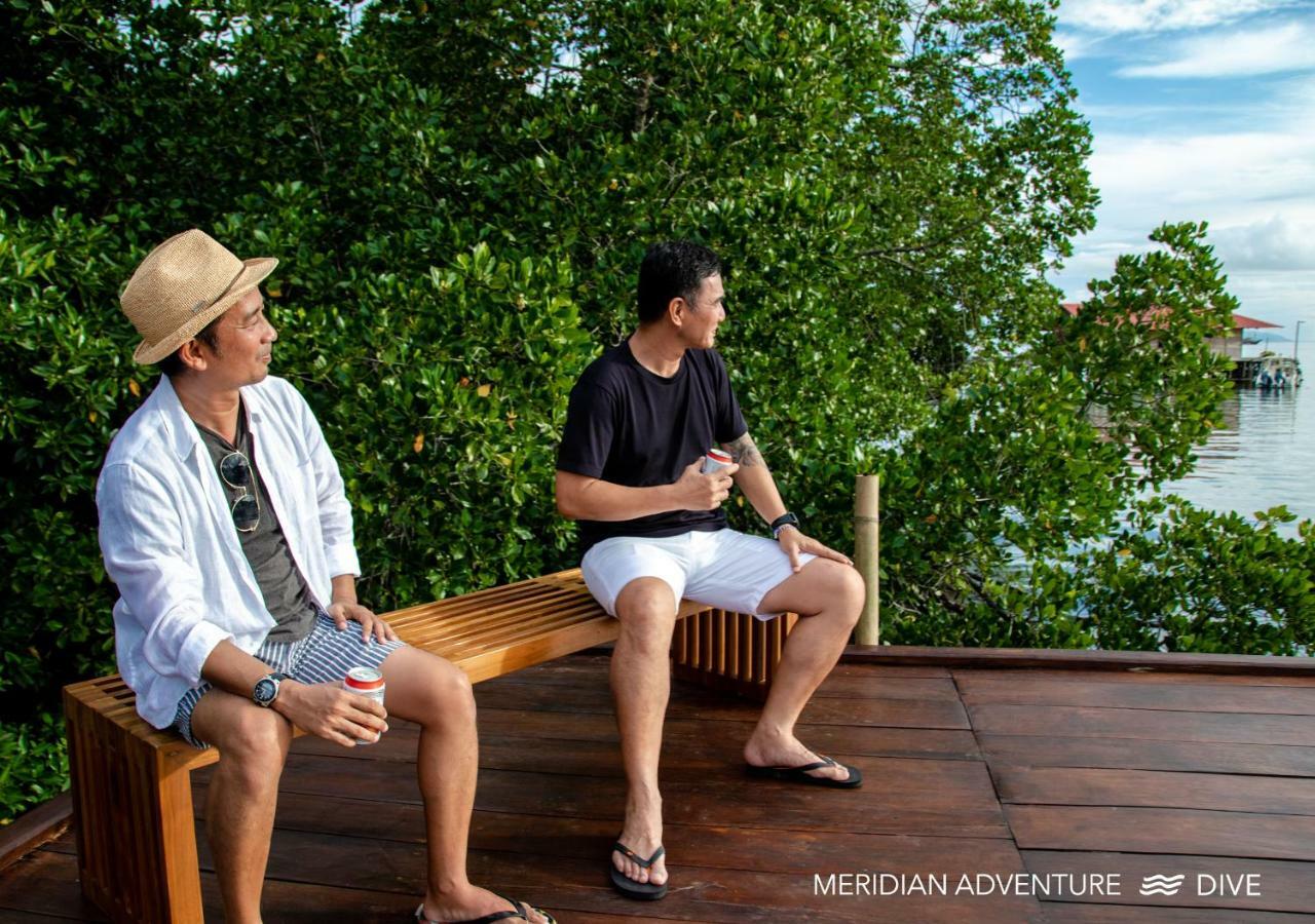 Meridian Adventure Marina Club & Resort Waisai Buitenkant foto