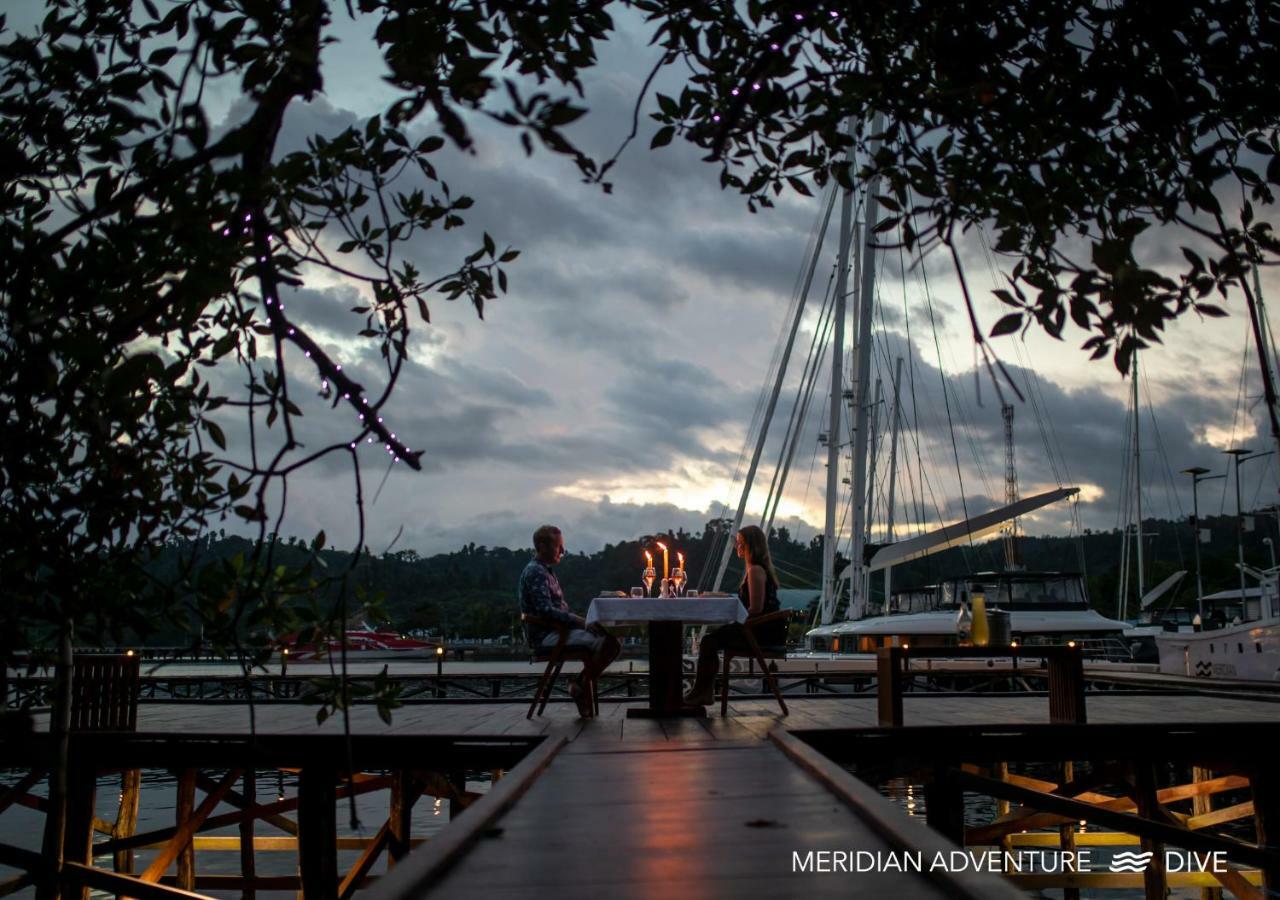 Meridian Adventure Marina Club & Resort Waisai Buitenkant foto